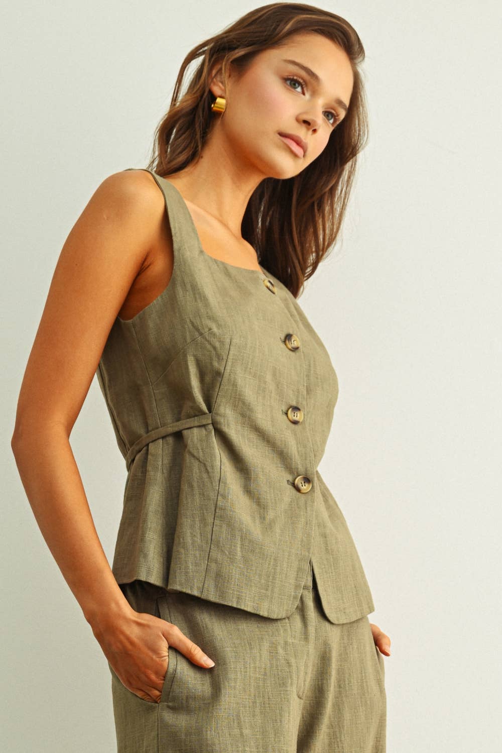 SQUARE NECK SLEEVELESS VEST WITH BUTTON FRONT