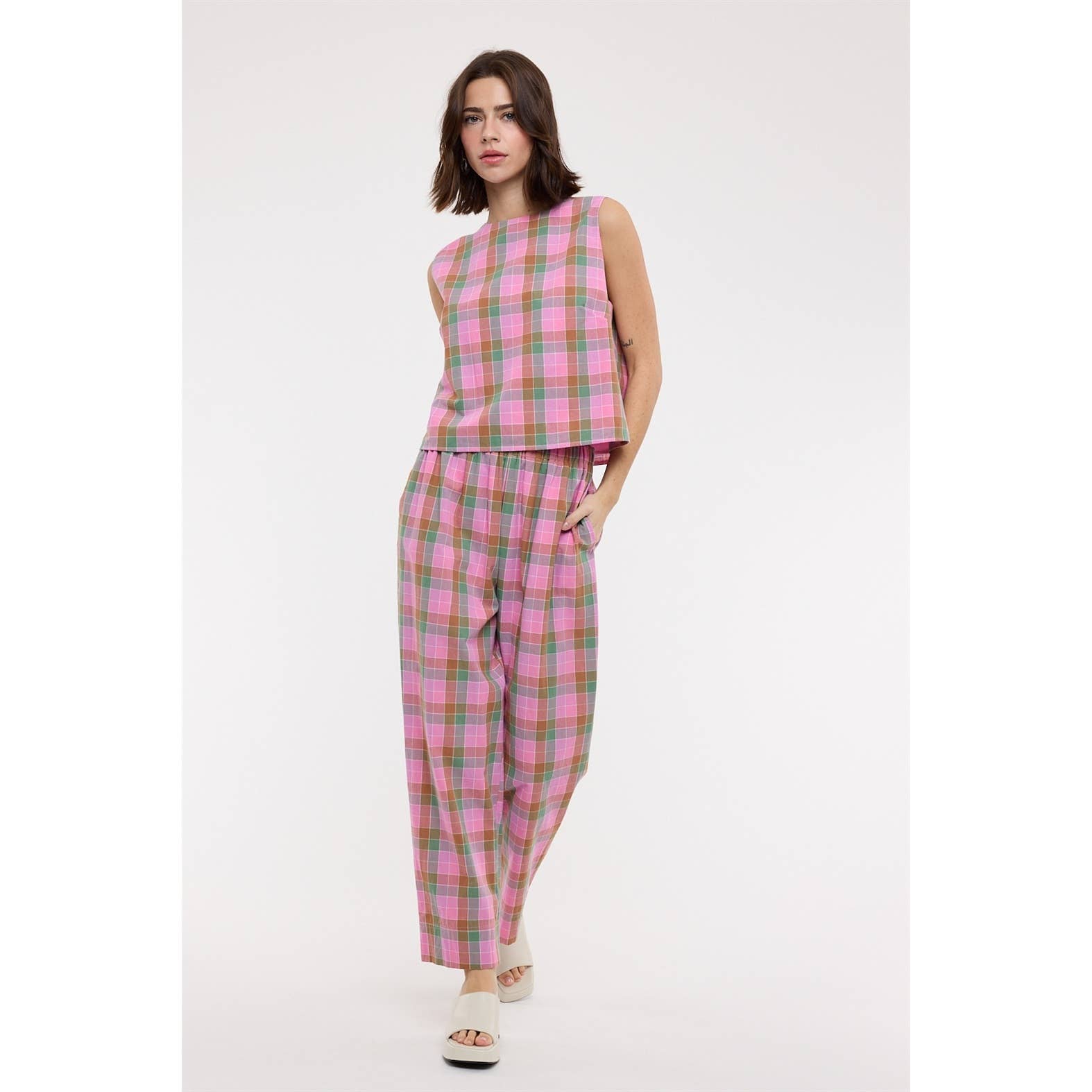 MULTI-PLAID PANTS