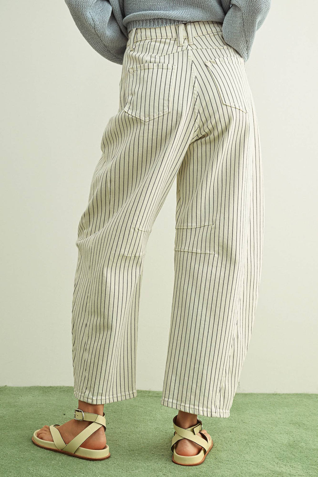 PINSTRIPED PATTERN BARREL PANTS