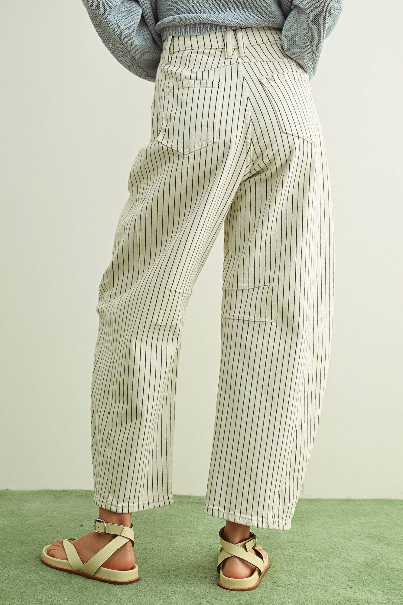 PINSTRIPED PATTERN BARREL PANTS