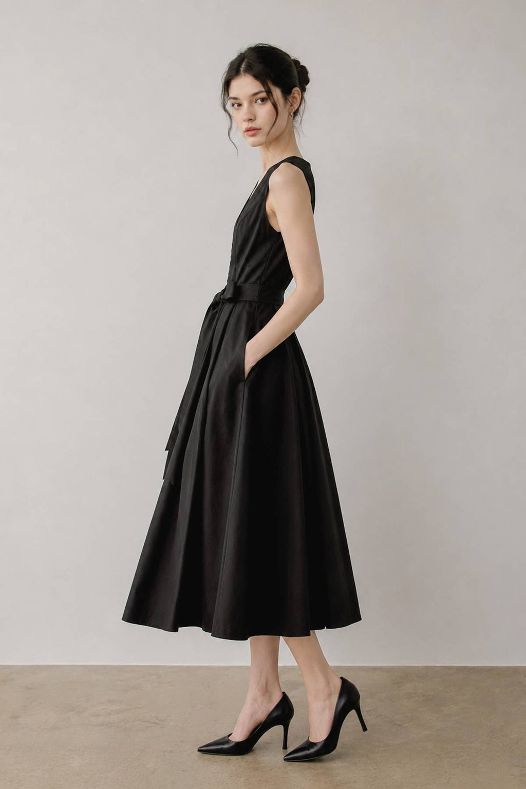 Sabrina Poplin Midi Dress - Black or White