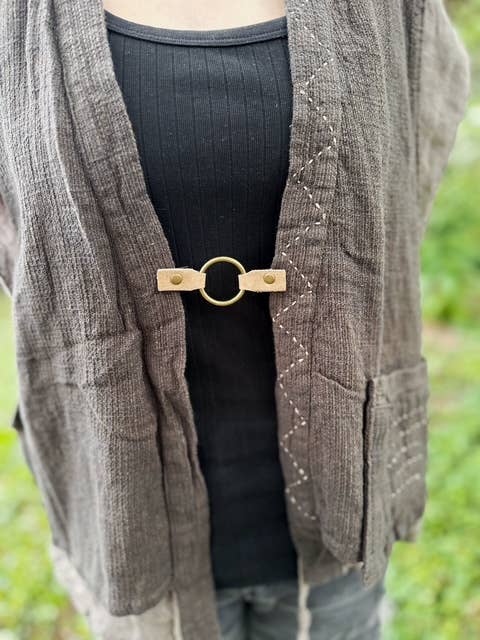 Cinch Clip for Clothes Bronze w/ Tan Leather Scarf Clap