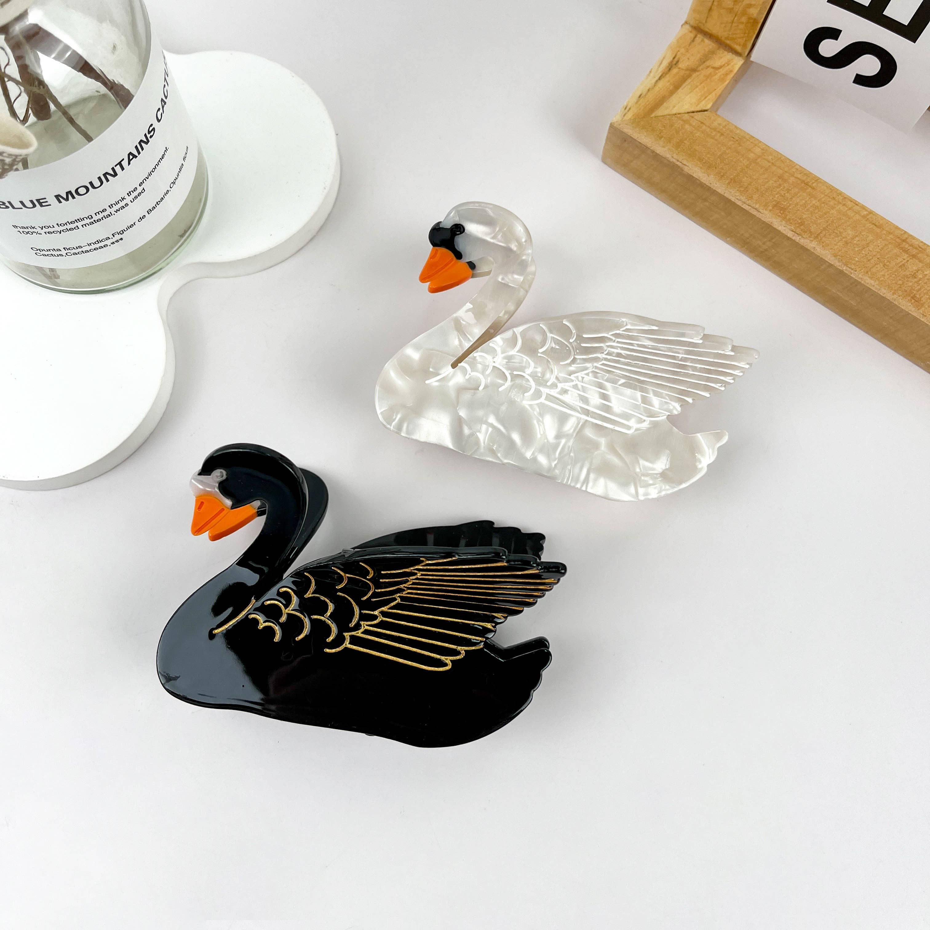 Black and white swan hair clip, animal hair claw clip