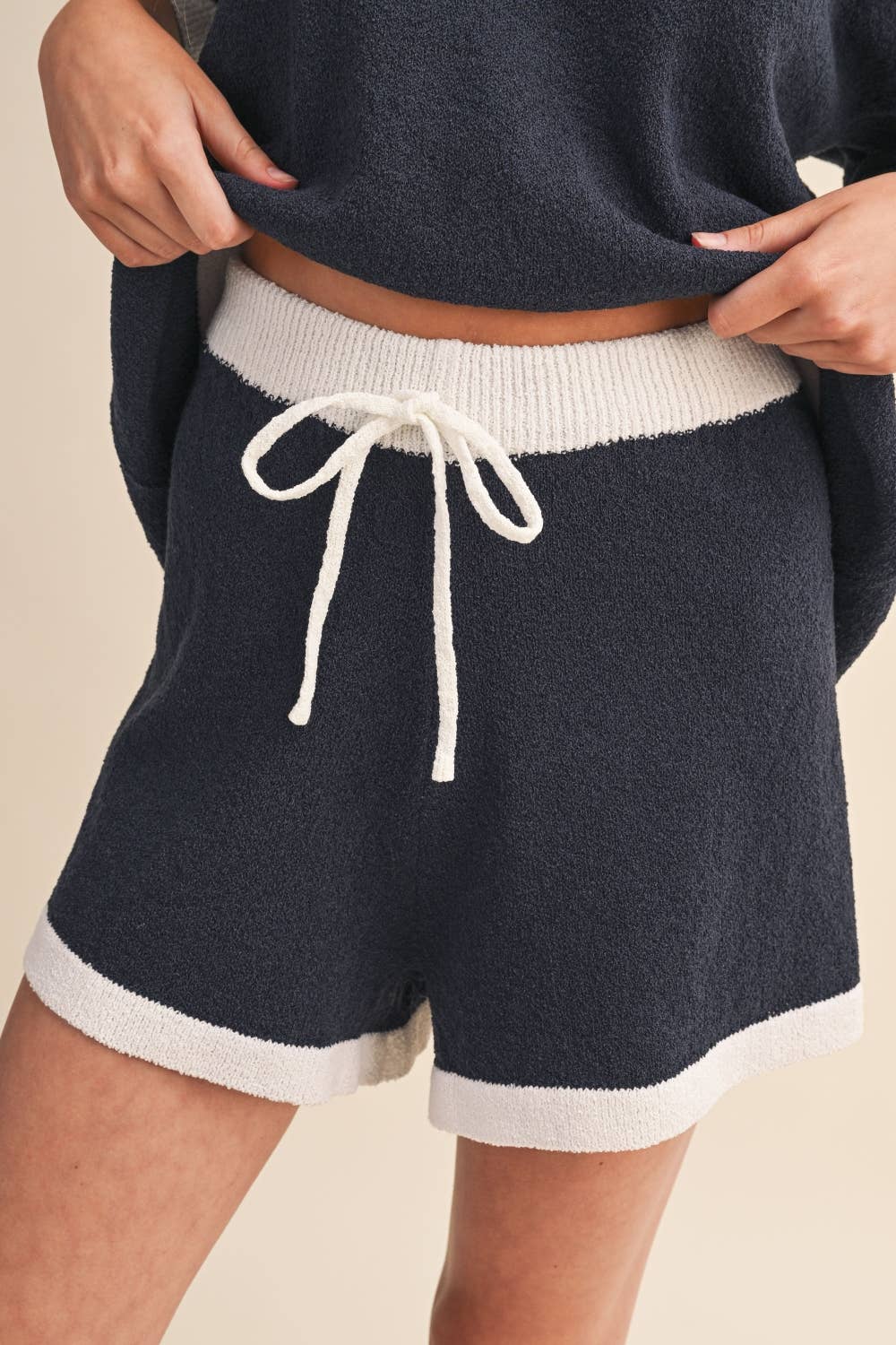 KNIT CONTRAST EDGE SHORTS
