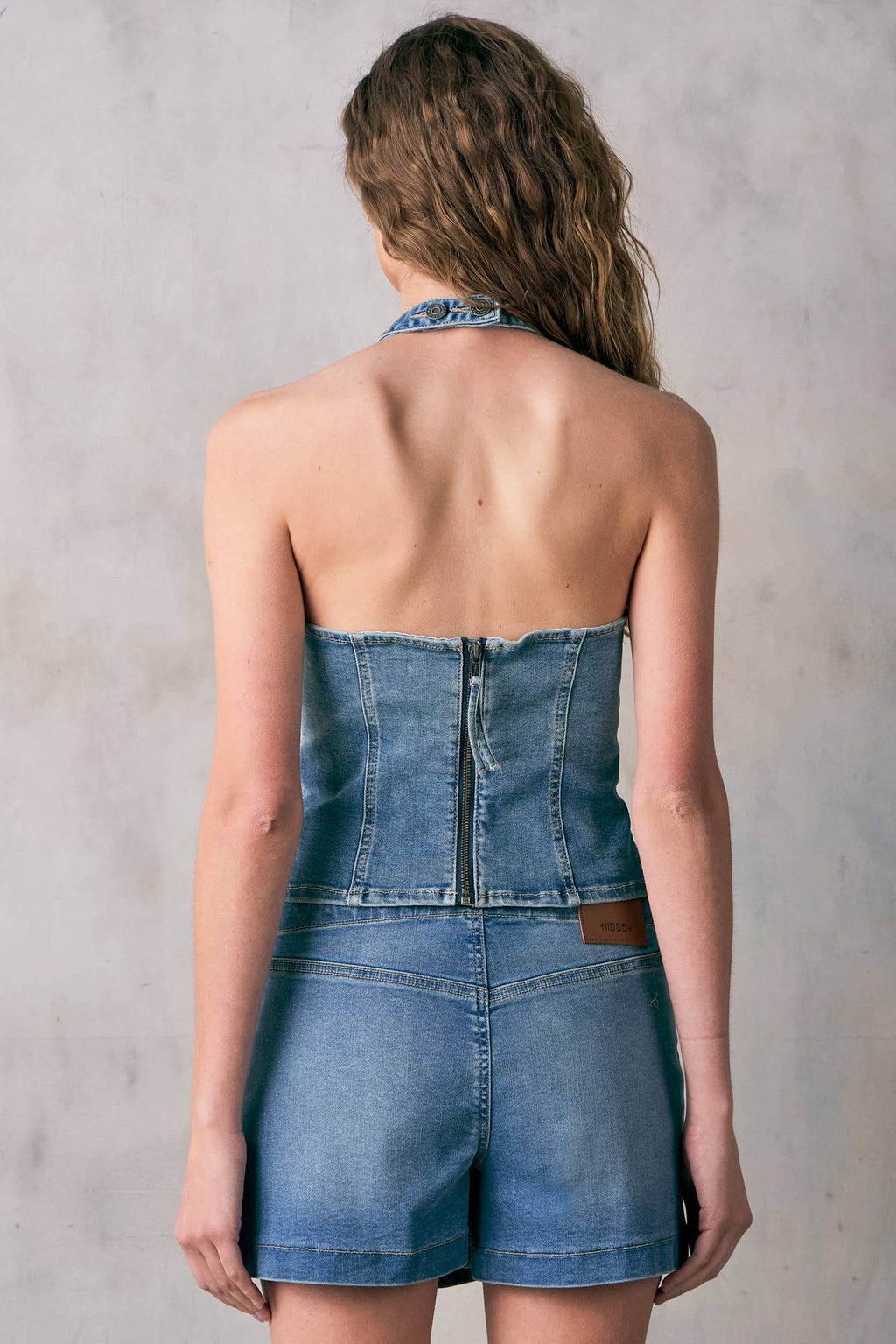 STRETCH LACE UP HALTER TOP