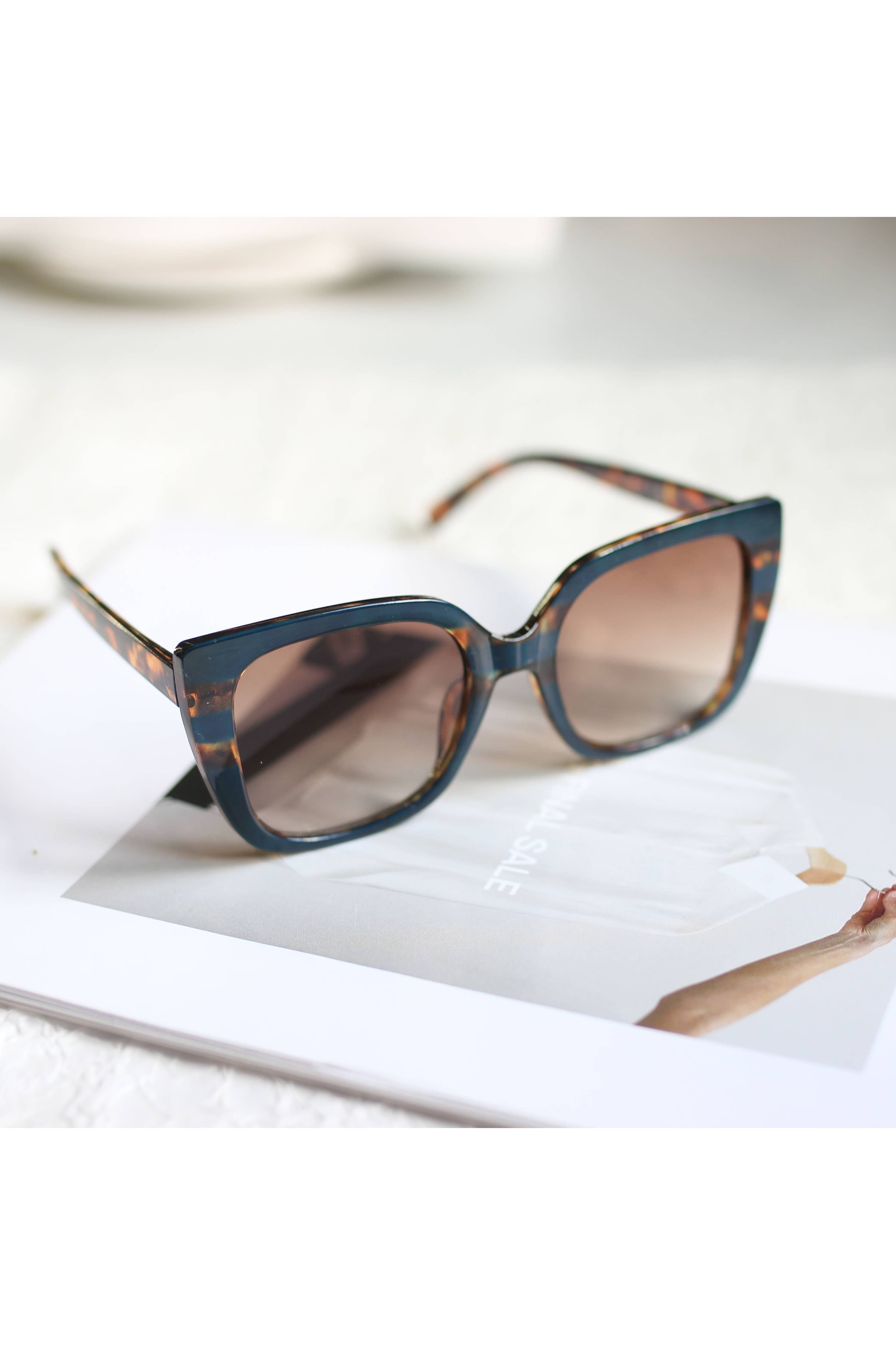 OVERSIZE WINGED DESIGN SUNGLASSES - A2311LKM64976