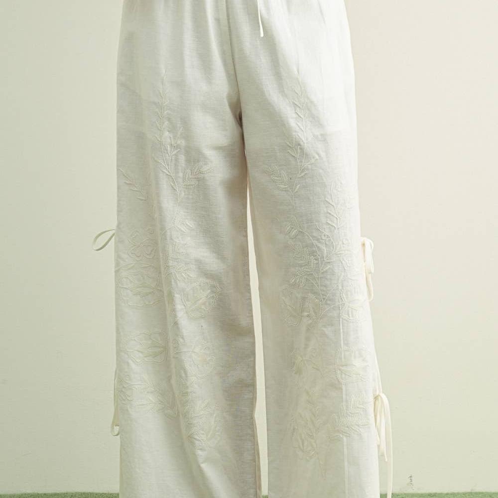 EMBRODIERY WITH TIE ON THE SIDE PANTS