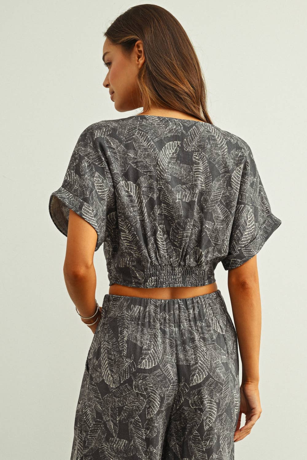 LEAF PRINT FADED EFFECT TWIST FRONT TOP