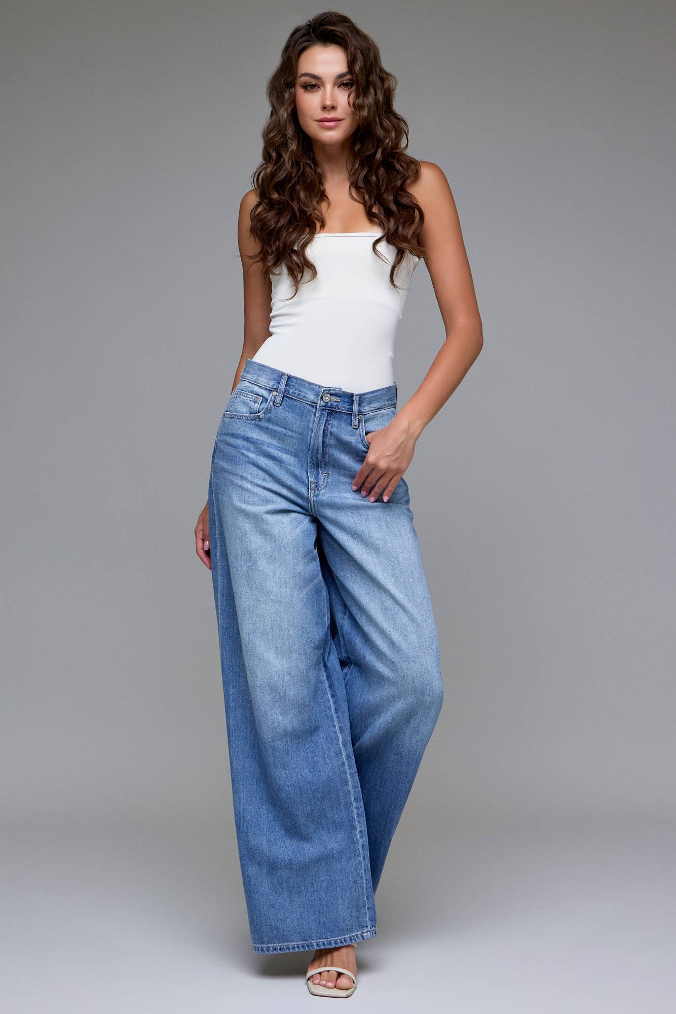 NORI Medium Wash Clean Super Soft 33" Inseam Wide leg