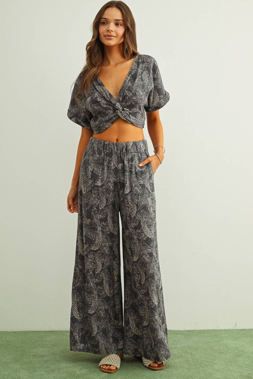 LEAF PRINT FADED EFFECT PANTS