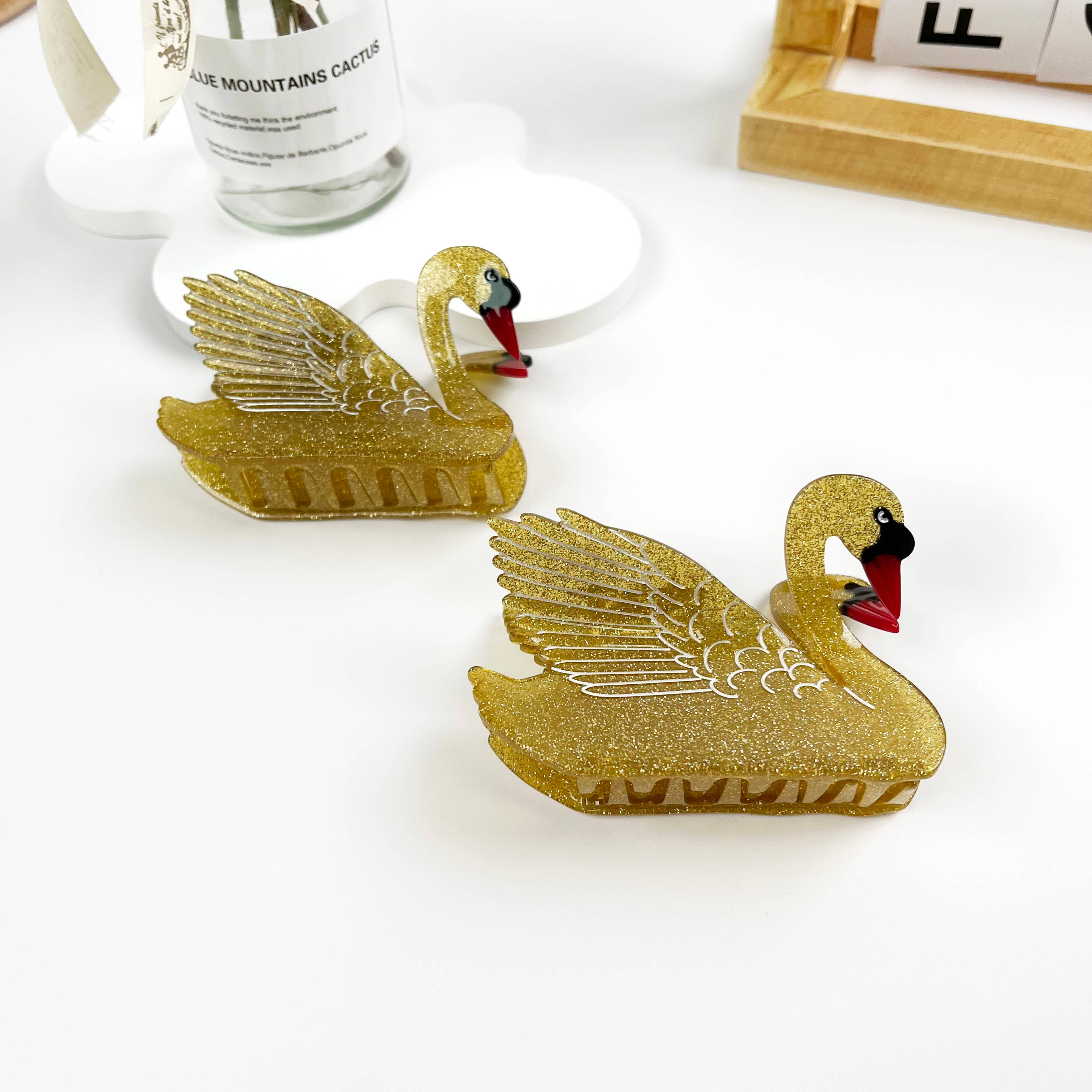Animal Acetic Acid Gold Swan Hair Claw Clip