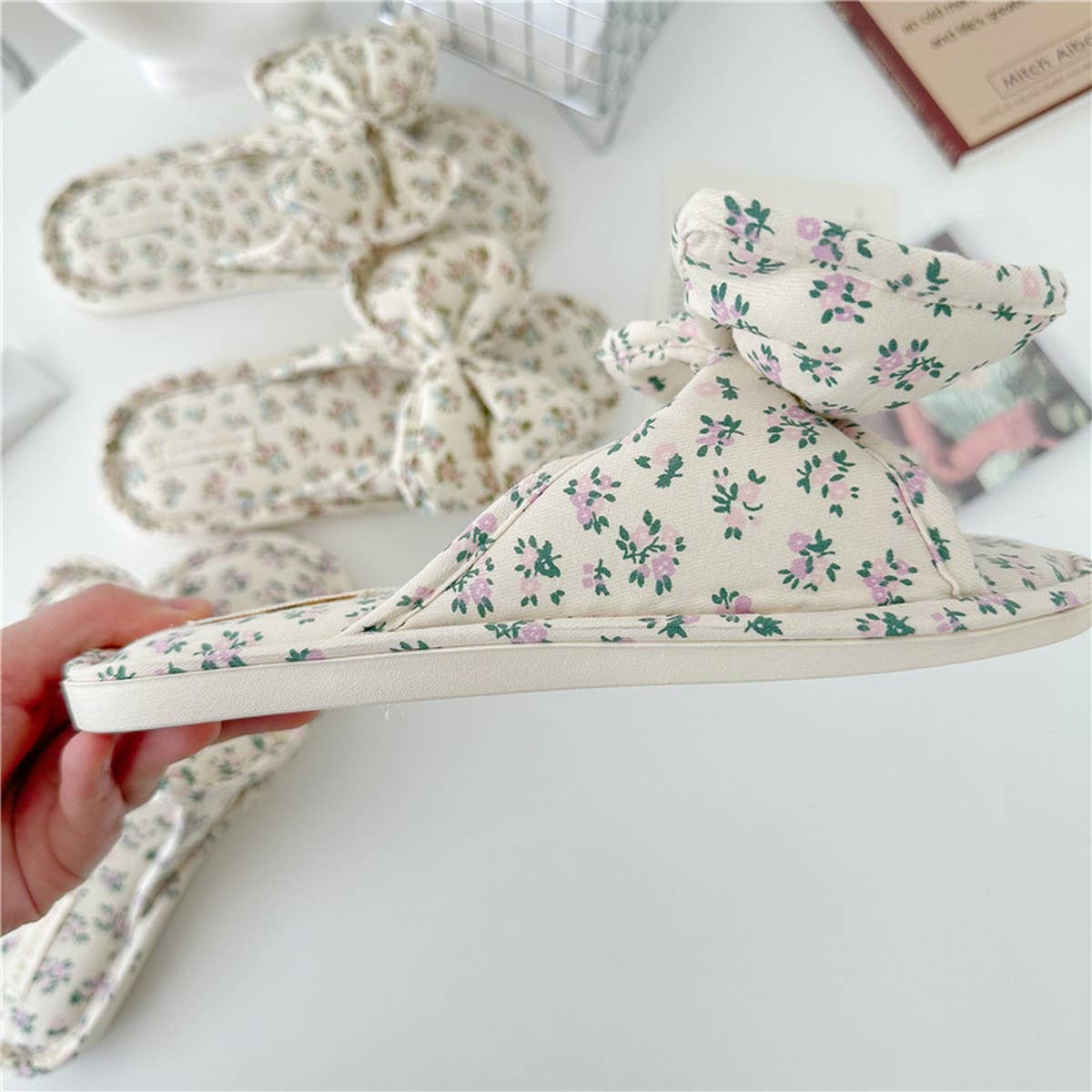 SMALL FLORAL BOW WATERPROOF THICK-SOLED SLIPPERS_CWMM2967: Beige / (8.5) 1