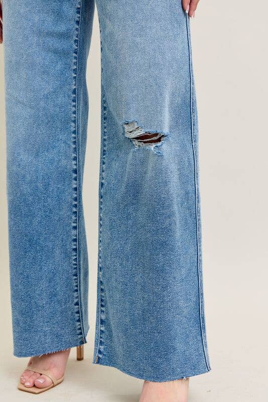 Medium Vintage Wash Wide Leg With Raw Hem