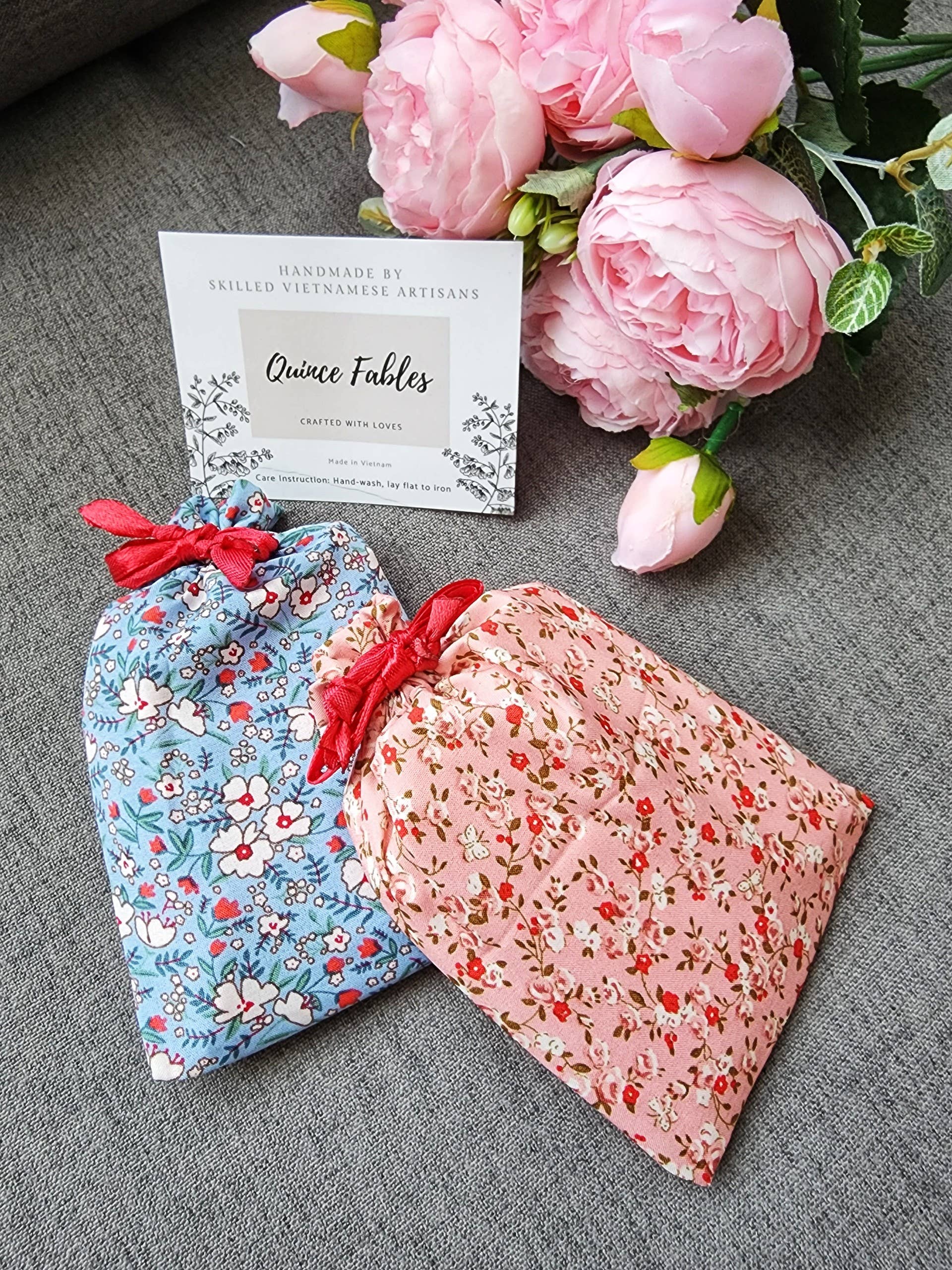 Floral Embroidered Compact Mirror, Collection Brooklyn ✅