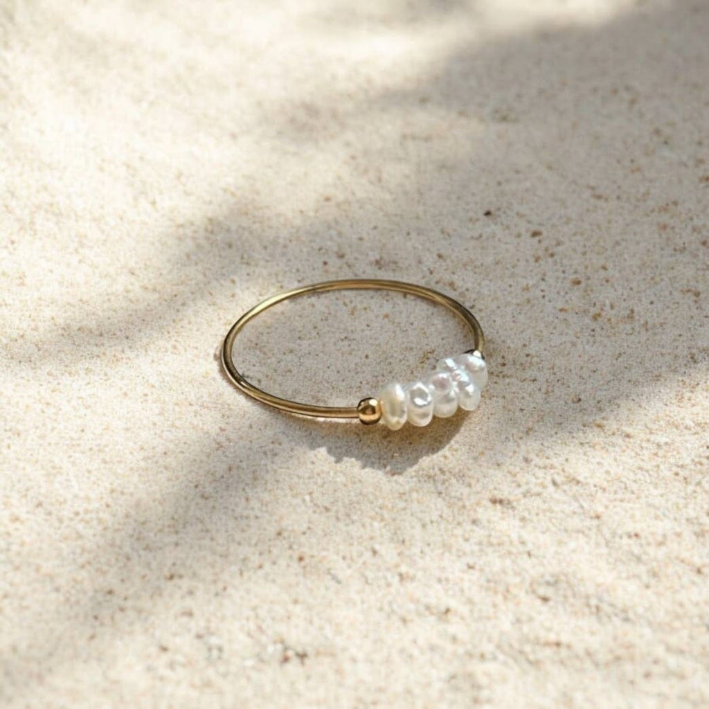 Dainty Pearl Ring
