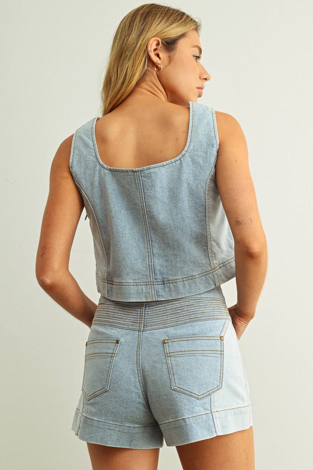 DENIM COLOR BLOCKED SLEEVELESS TOP