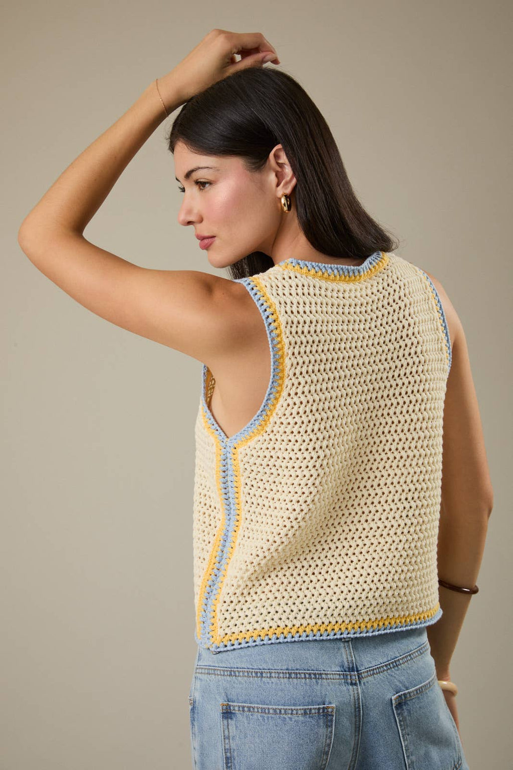 ROUND NECK SLEEVELESS CROCHET TANK TOP