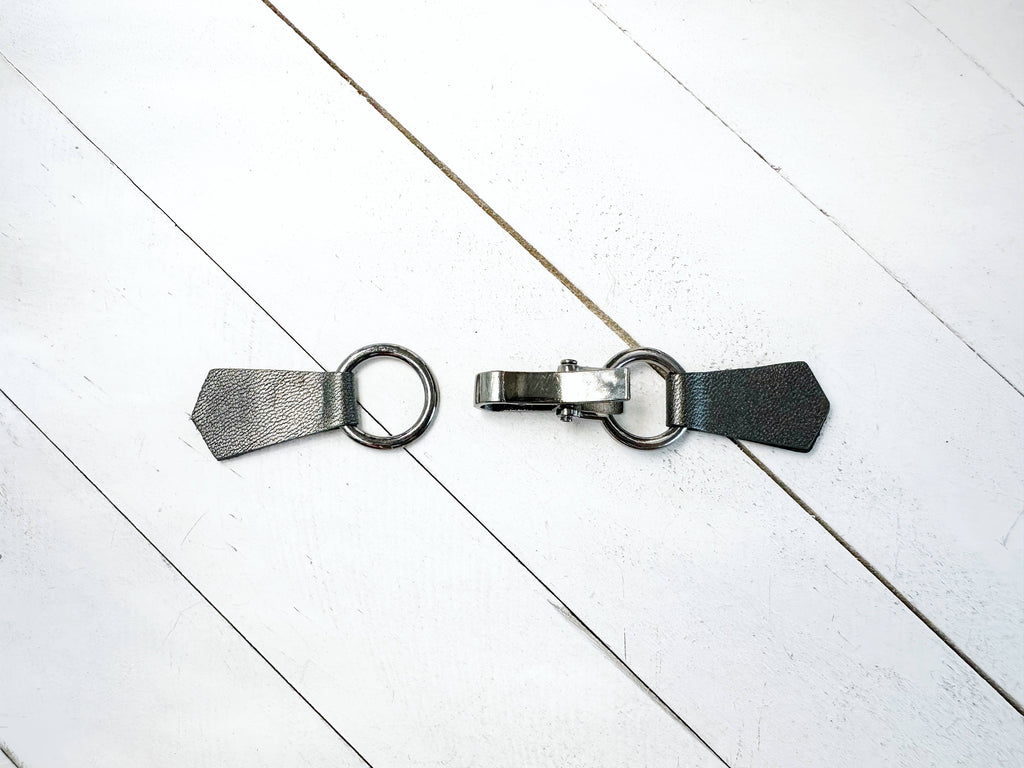 Gunmetal Buckle & Silver-Gray Leather Cinch Clip for Clothes