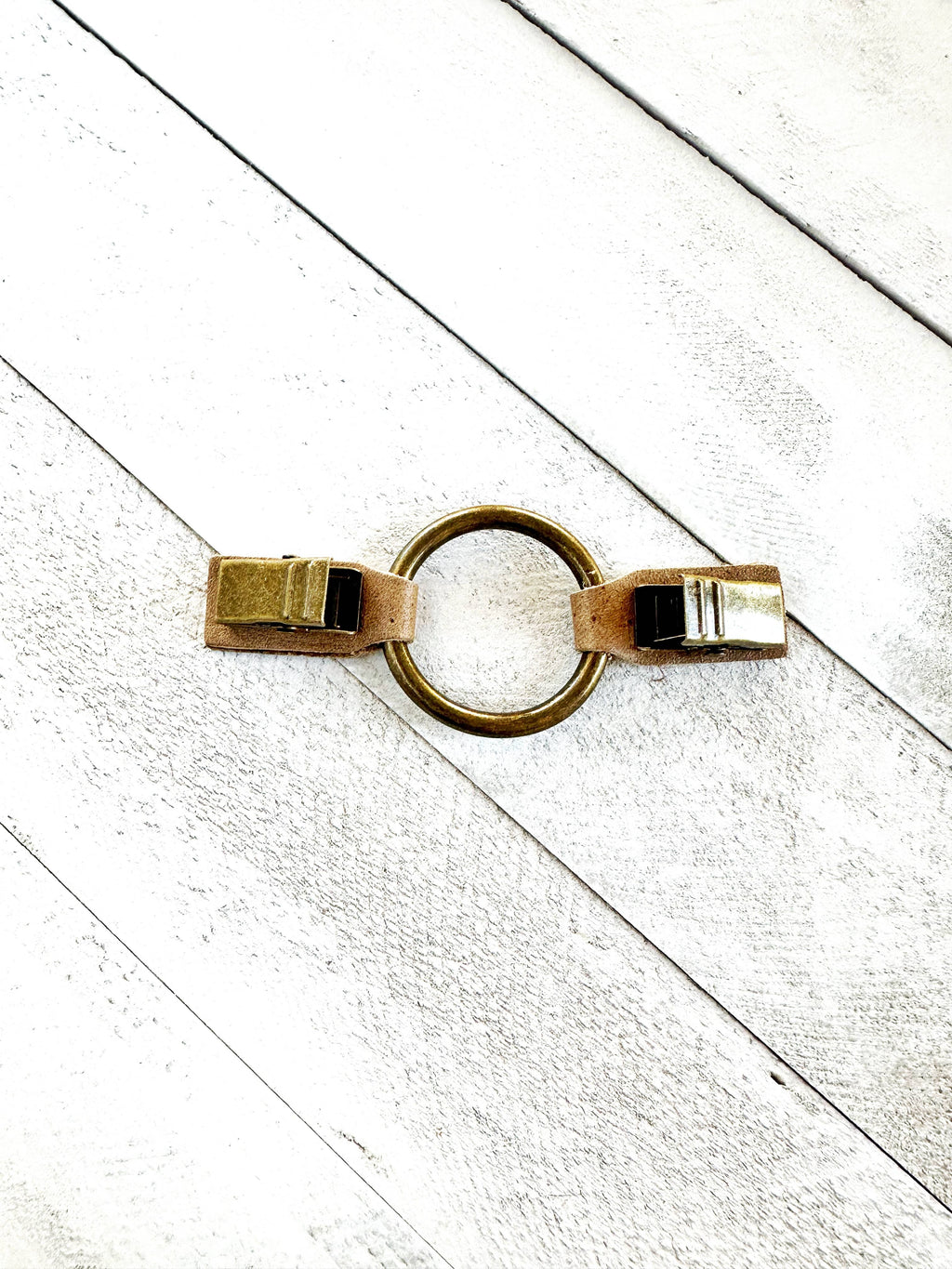 Cinch Clip for Clothes Bronze w/ Tan Leather Scarf Clap