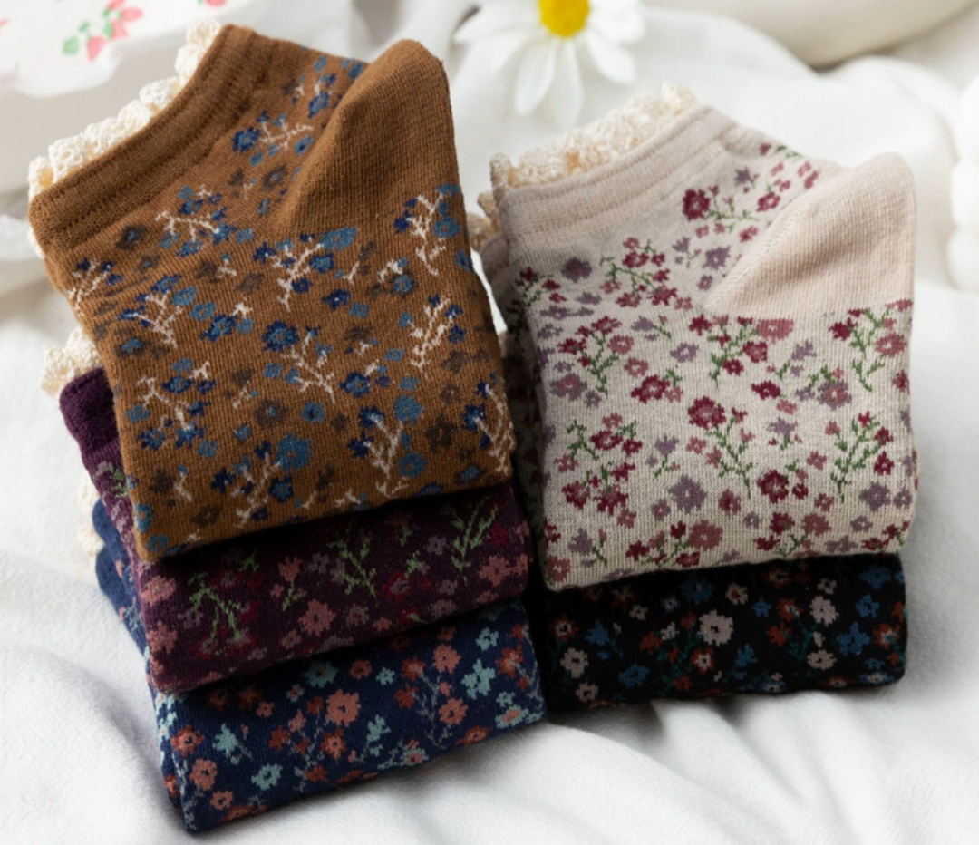 Vintage Floral Lace Socks (JINTAGE) (Copy)
