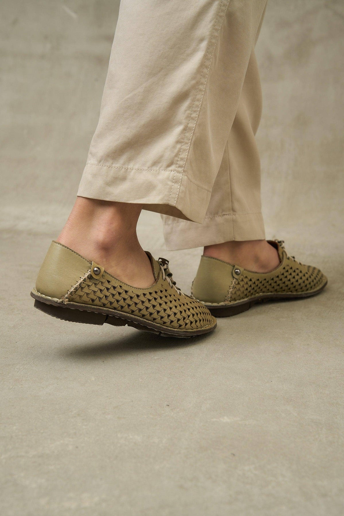 Olive JABIN Leather Flats
