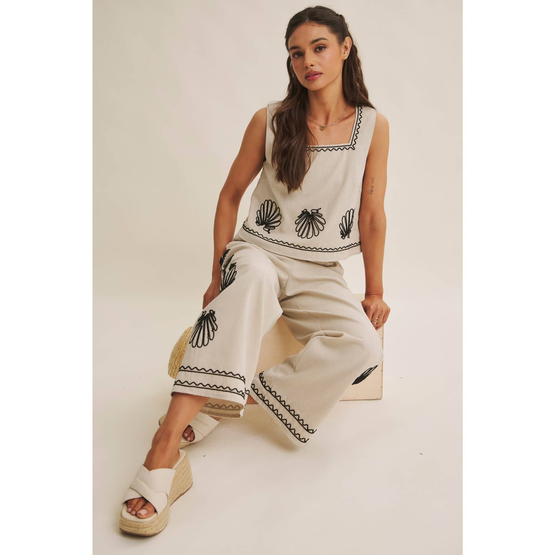 COASTAL SEASHELL EMBROIDERED WIDE-LEG PANTS
